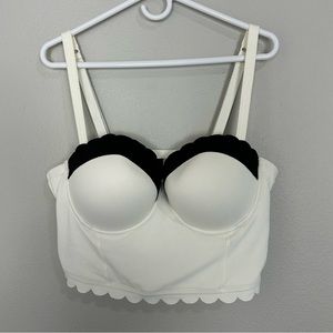 Torrid Black & White Textured Mid-Mini Scalloped Swim Top Size 2